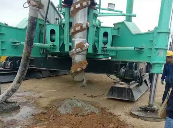 螺桿樁機
